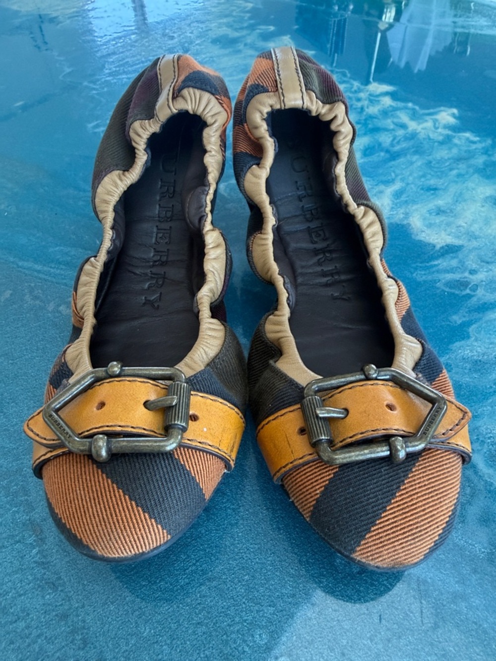 Burberry Brown & Black Plaid Buckle Ballet Flats size 38.5